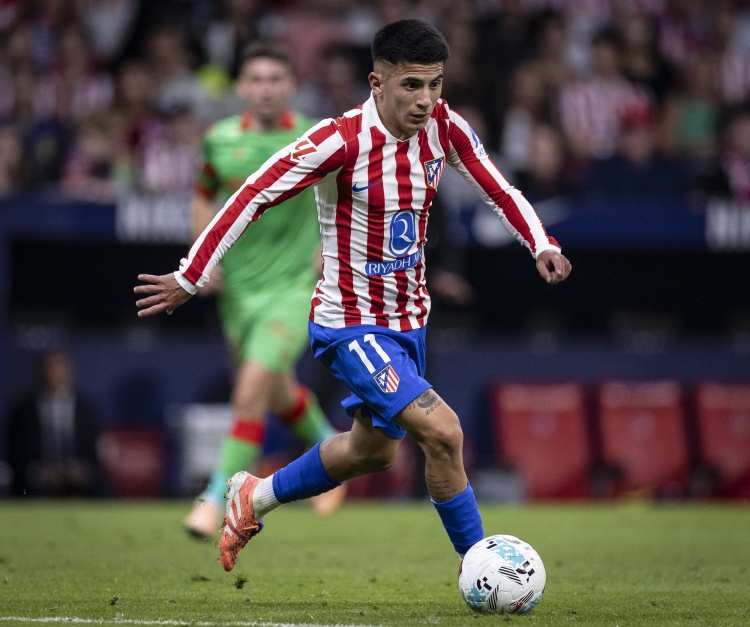 记者：帕尔梅拉斯向阿尔马达提出正式报价，正在推进交易